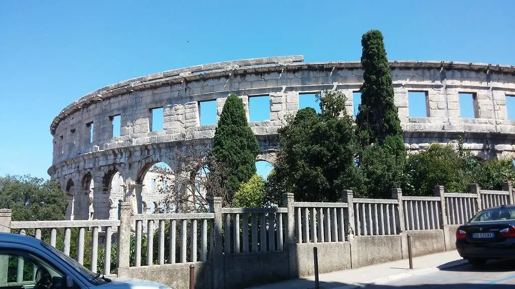 Arco Arina Apartment Pula 0*,  Hırvatistan